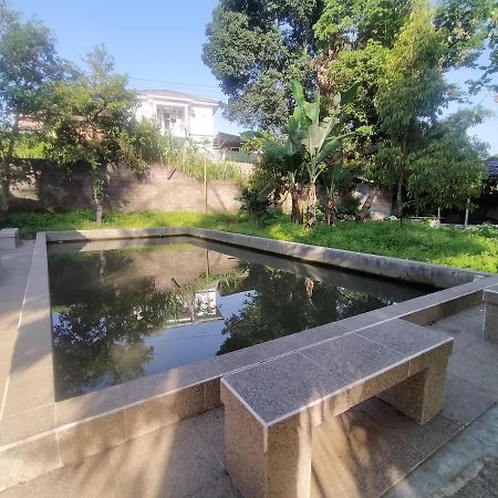 Villa Batu Tua Puncak Mitra Reddoorz Μπογκόρ Εξωτερικό φωτογραφία