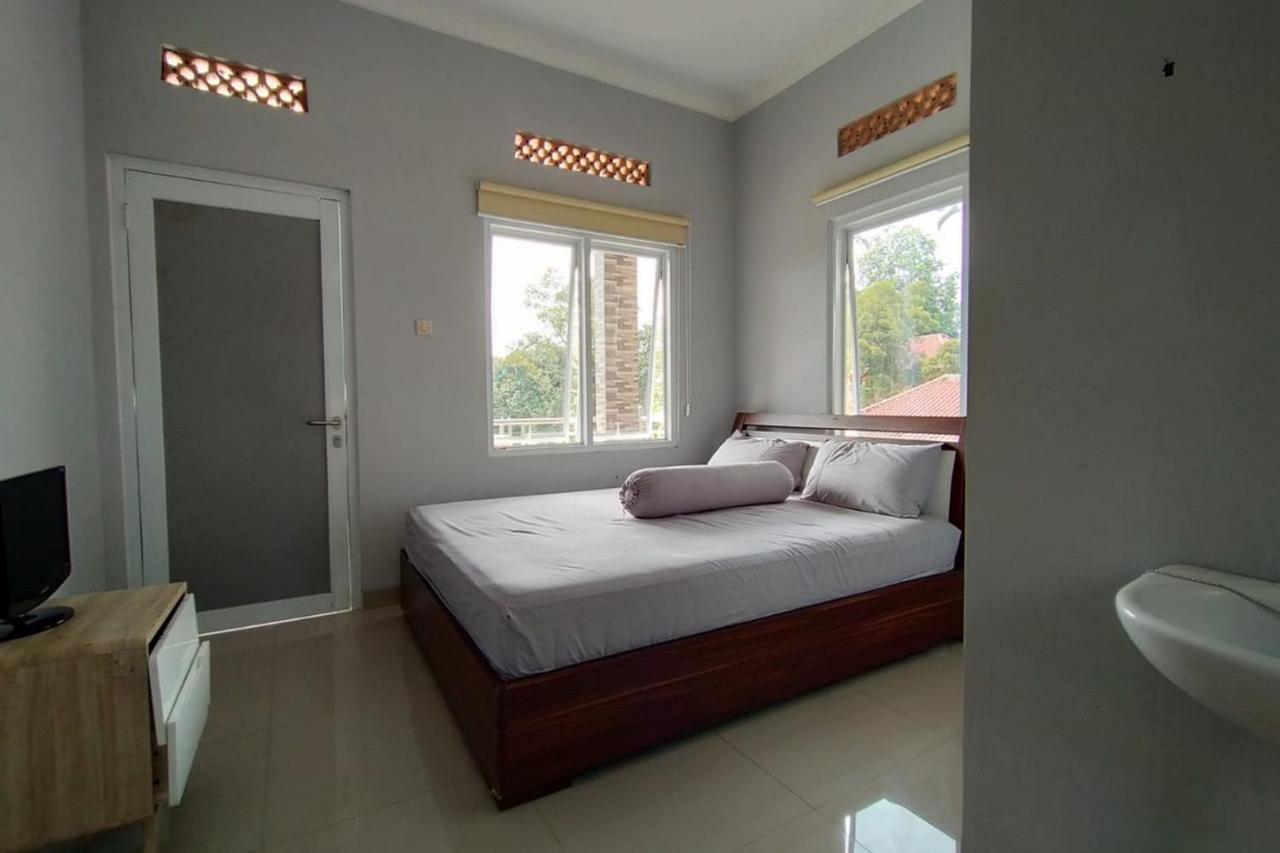 Villa Batu Tua Puncak Mitra Reddoorz Μπογκόρ Εξωτερικό φωτογραφία