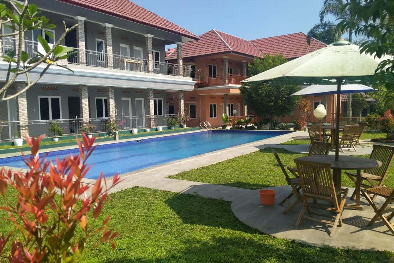 Villa Batu Tua Puncak Mitra Reddoorz Μπογκόρ Εξωτερικό φωτογραφία