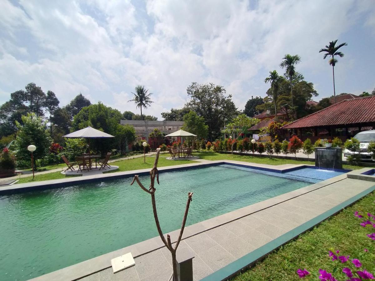 Villa Batu Tua Puncak Mitra Reddoorz Μπογκόρ Εξωτερικό φωτογραφία